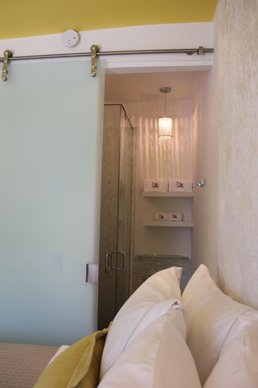Baystreet Hotel/Motel Toronto Room photo