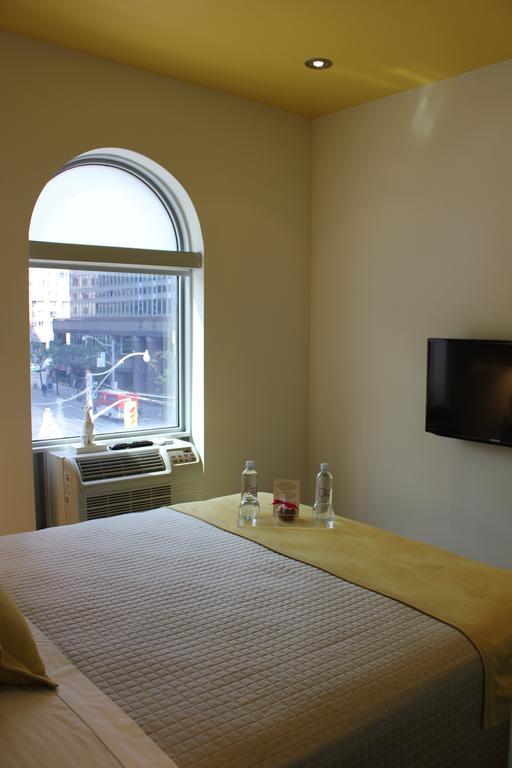 Baystreet Hotel/Motel Toronto Room photo